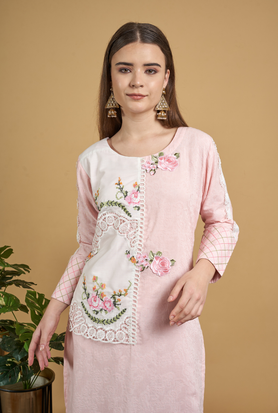 Embroidered Kurta Set with Floral Appliqué
